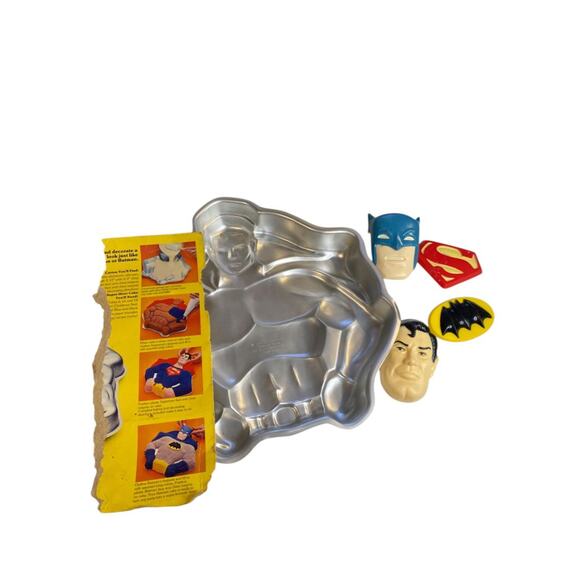 Vintage Wilton Superman Batman Cake Pan Complete Face Chest Plates Shield - Picture 2 of 7